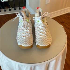 Men’s KD White Athletic Shoes